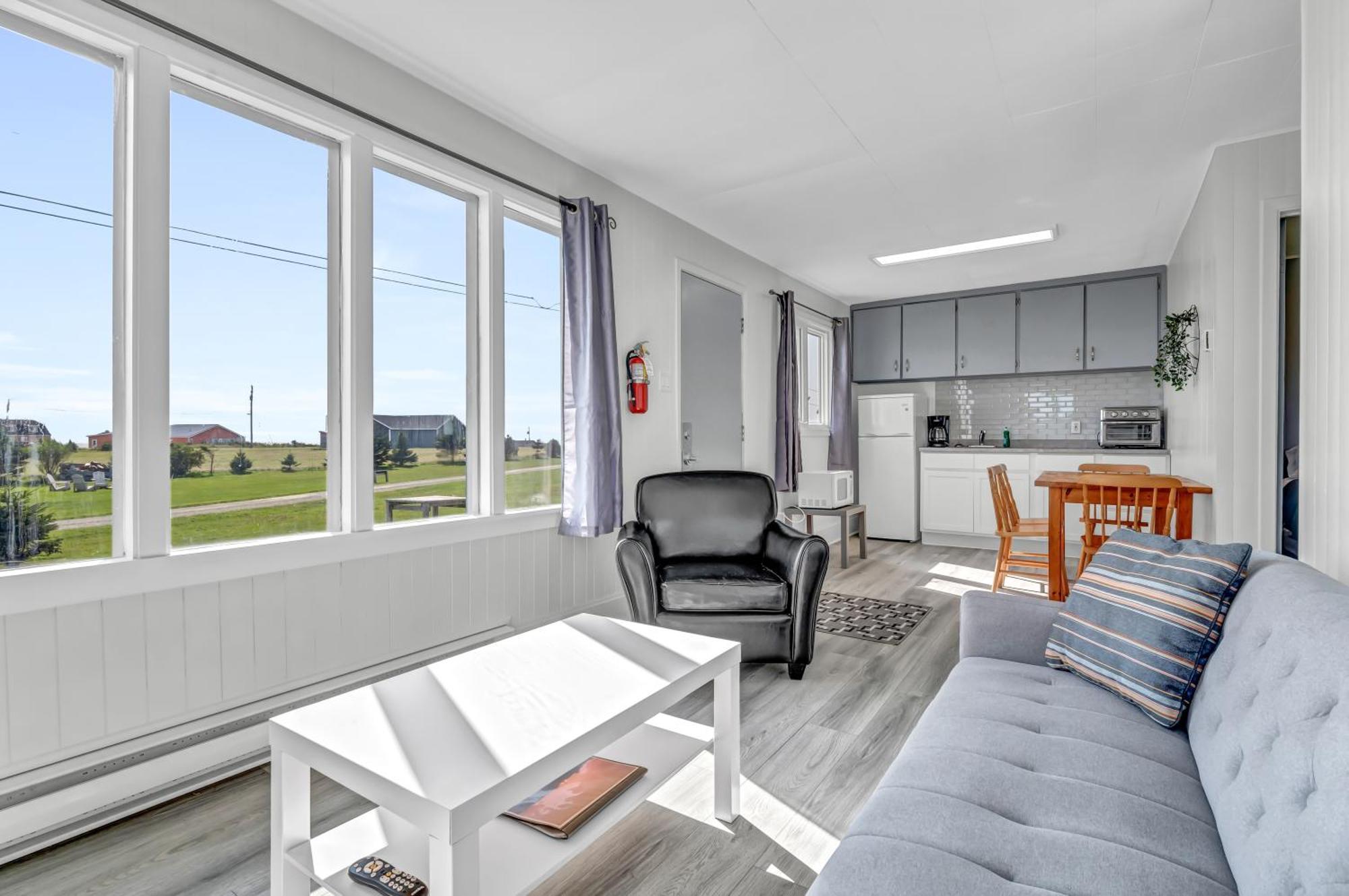 Cape View Motel & Cottages Mavilette エクステリア 写真