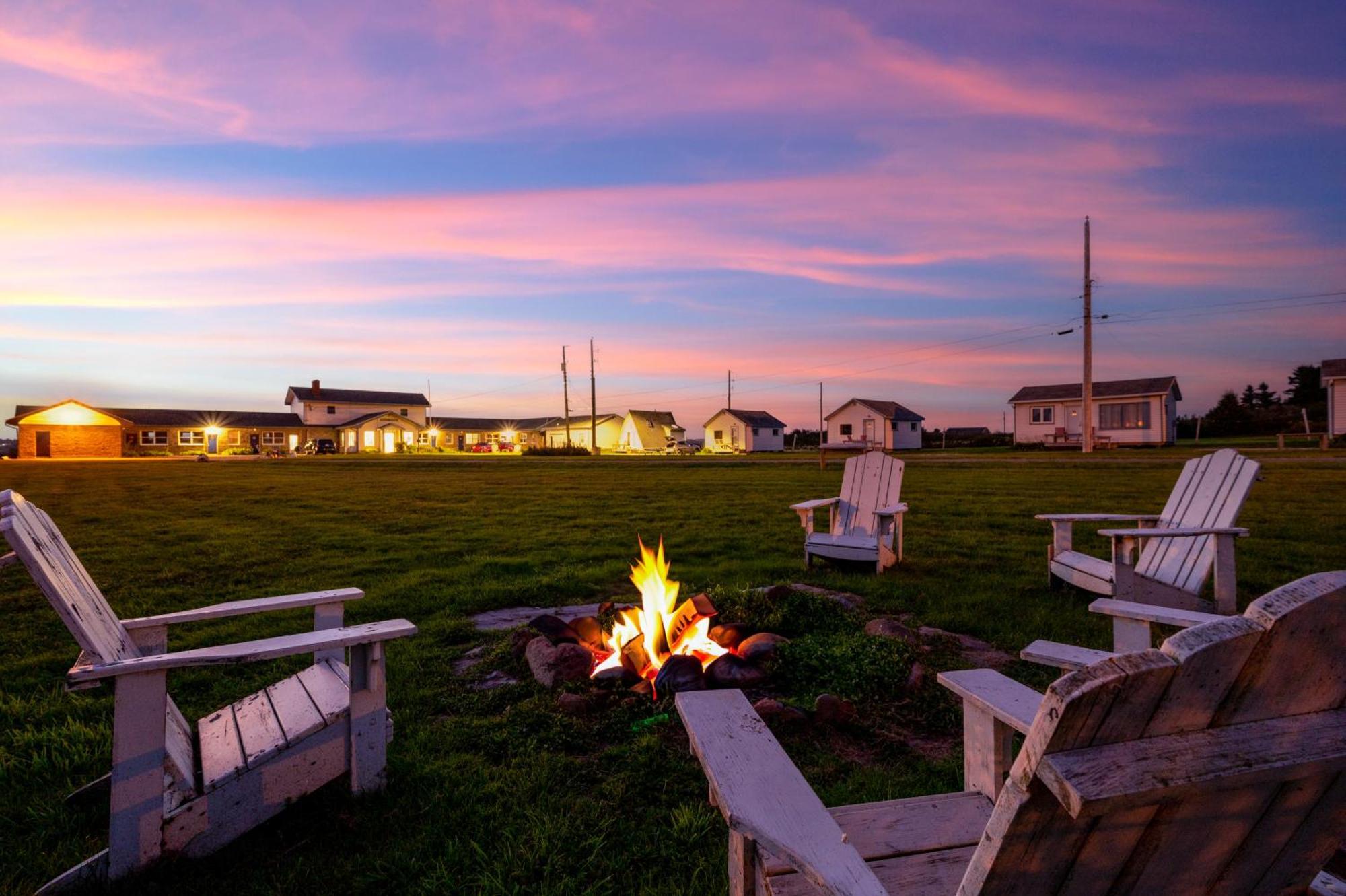 Cape View Motel & Cottages Mavilette エクステリア 写真