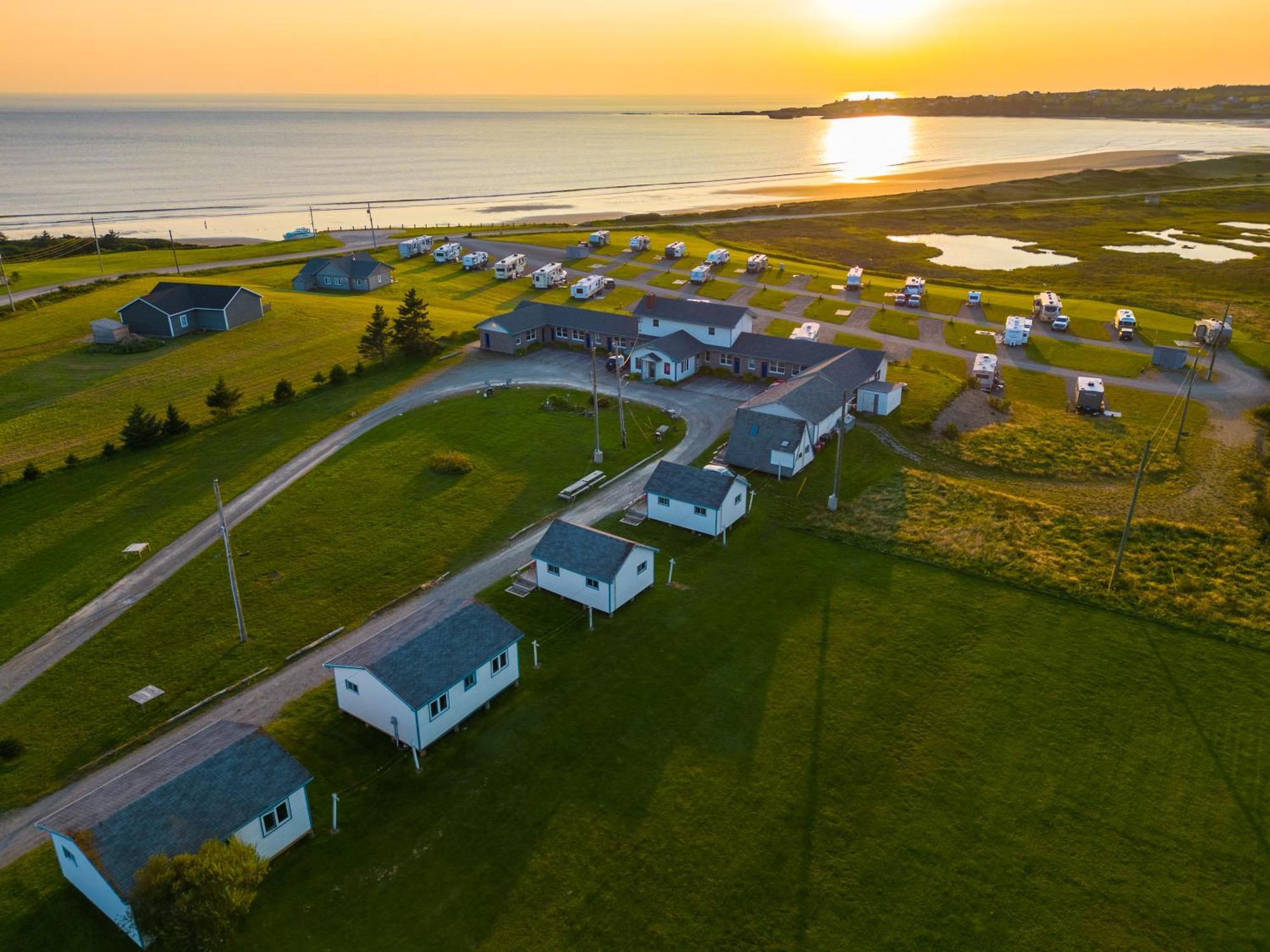 Cape View Motel & Cottages Mavilette エクステリア 写真