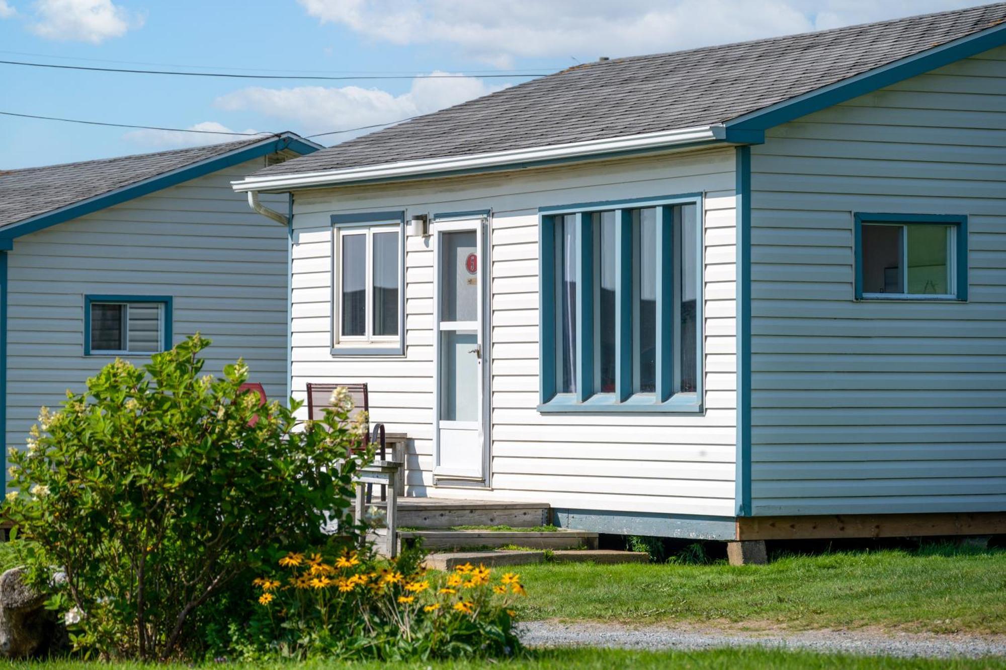 Cape View Motel & Cottages Mavilette エクステリア 写真