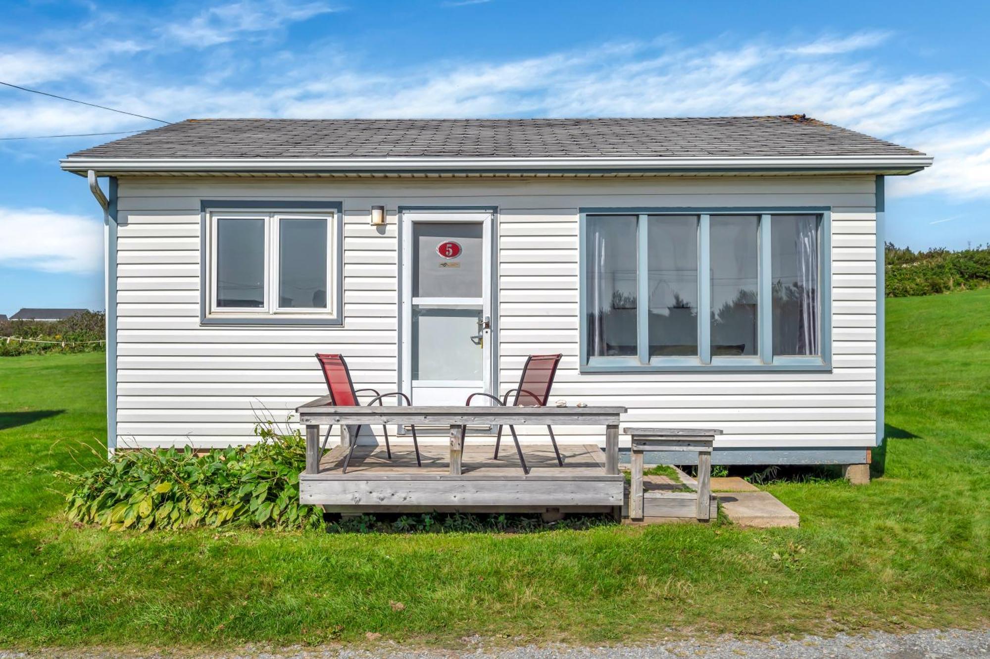Cape View Motel & Cottages Mavilette エクステリア 写真